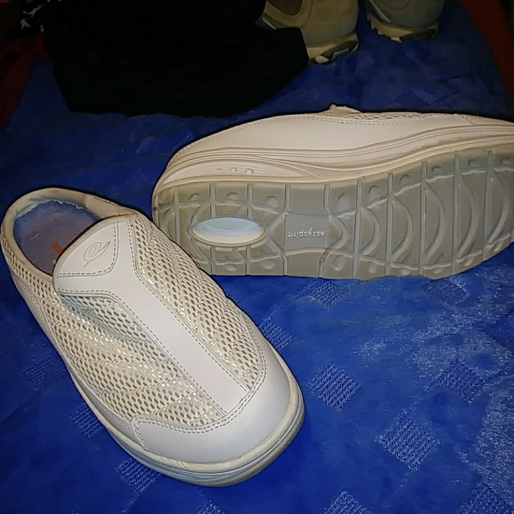 Shoes - Picture 3 of 4